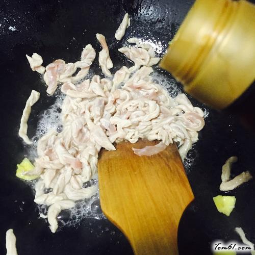 【韭黄炒肉丝】