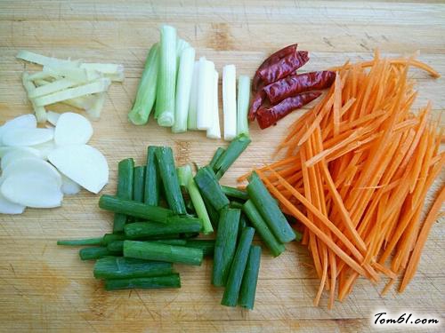 【黄豆芽炒粉条】