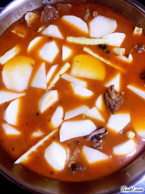 【白萝卜笋子烧牛腩】