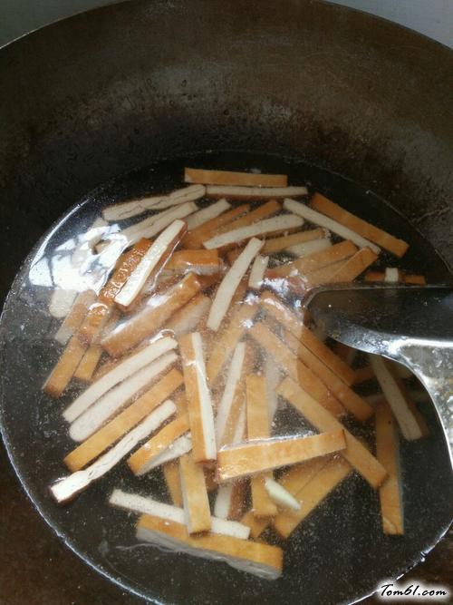 【五花肉青蒜炒豆干】