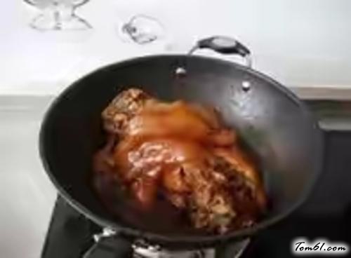 【秘制酱肘子】