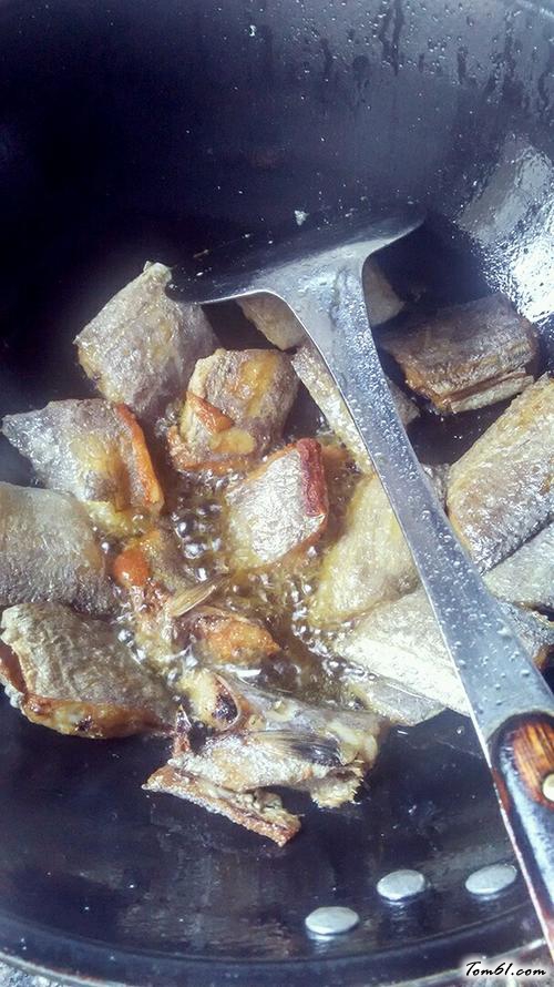 【剁椒红烧带鱼】