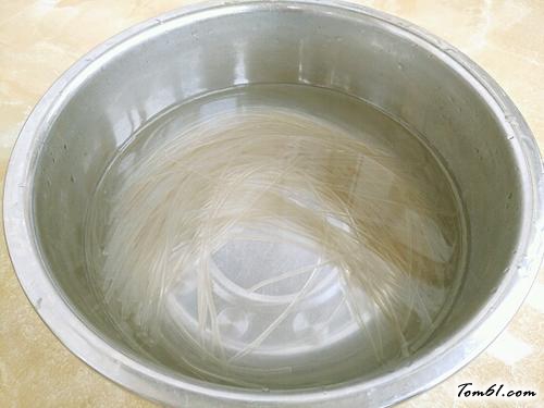 【黄豆芽炒粉条】