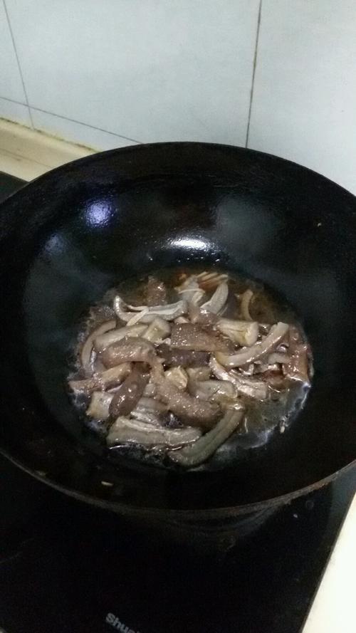 【双椒炒海参】