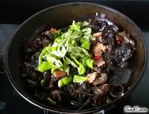 【黑木耳炒肉片】