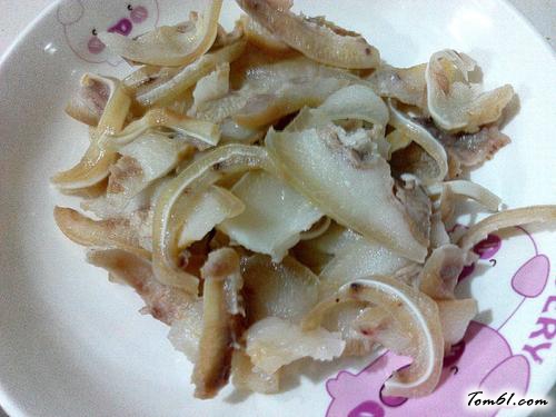 【芹菜炒猪耳朵】