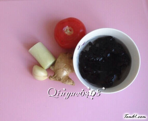 【肉炒蒜苔木耳】