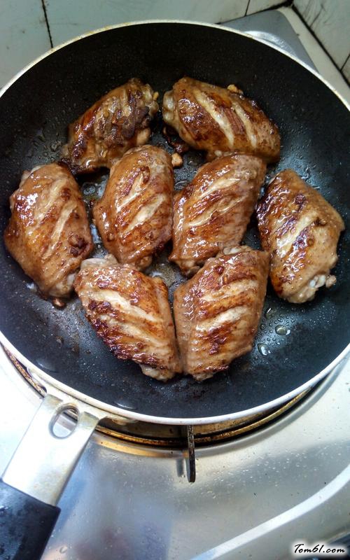 【红酒烩鸡翅】