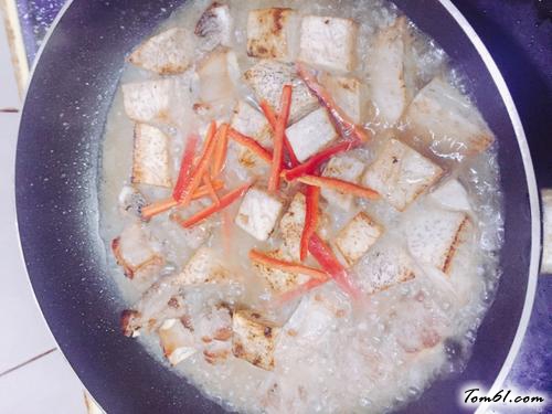 【排骨烧芋头】