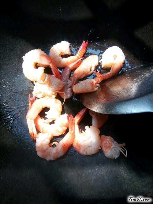 【西芹白果炒虾仁】