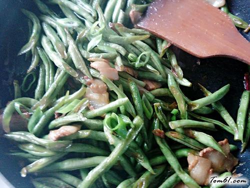 【五花肉炖芸豆】