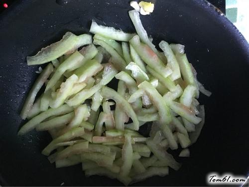 【炒西瓜皮】