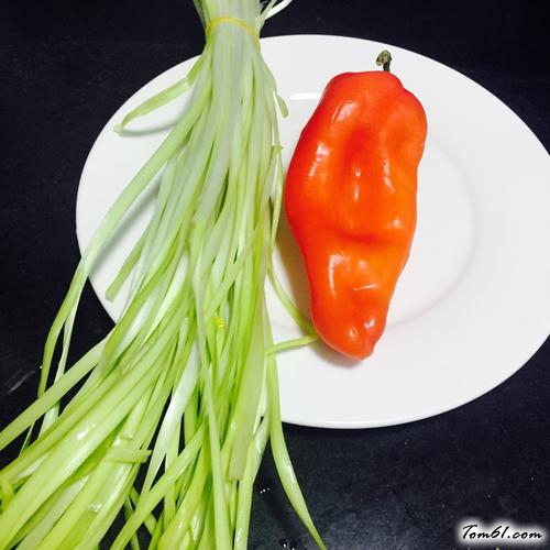 【韭黄炒肉丝】