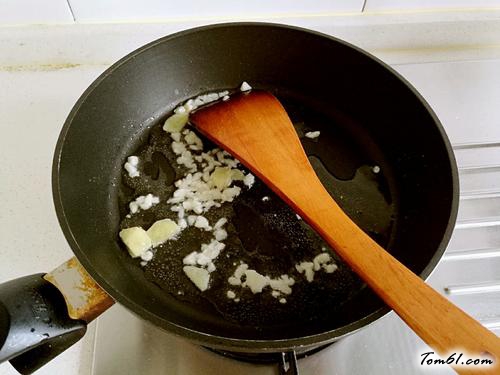 【彩椒炒肉丝】