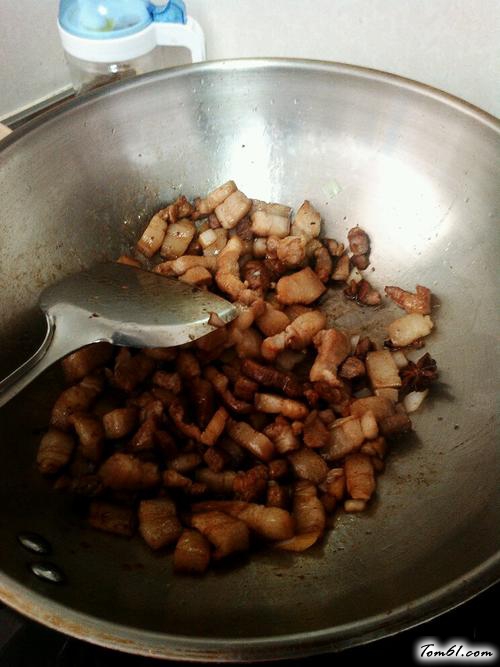 【土豆胡萝卜红烧肉】