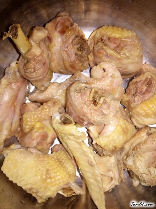 【香菇土豆炖鸡肉】