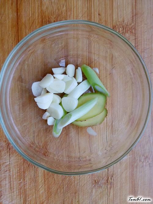 【尖椒干豆腐】