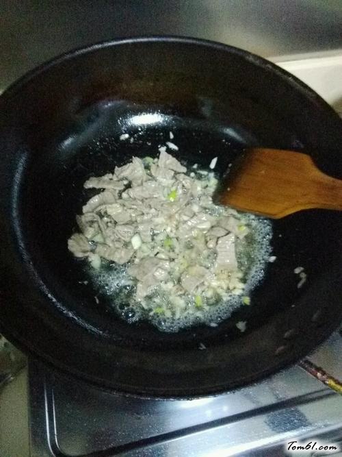 【西芹炒牛肉】