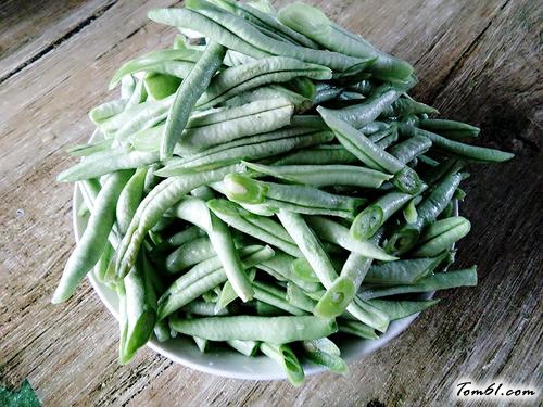 【五花肉炖芸豆】