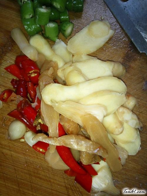 【泡椒鱿鱼须】