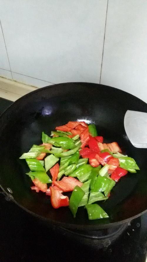 【双椒炒海参】