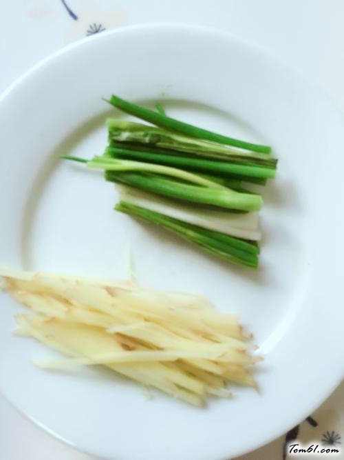 【竹笋炒肉丝】