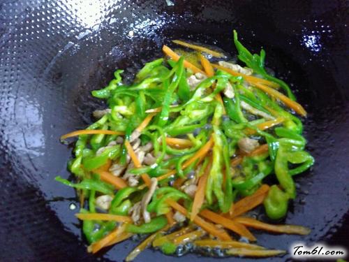 【青椒茭白炒肉丝】