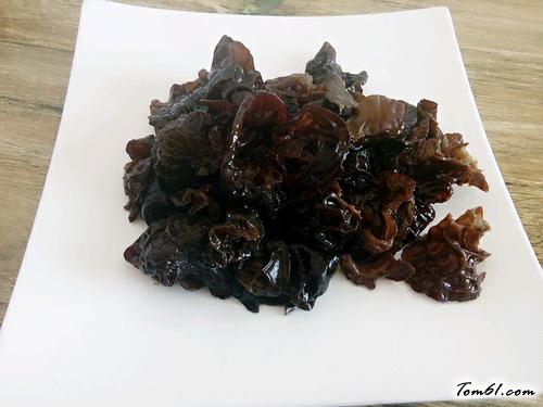 【木耳炒肉片】