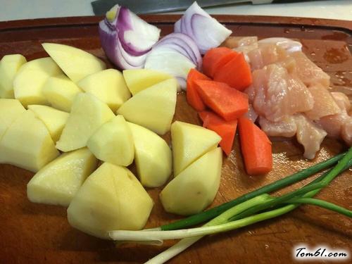 【咖喱薯炆鸡】