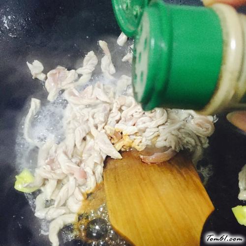 【韭黄炒肉丝】