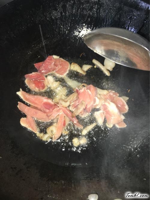 【肉炒胡萝卜】