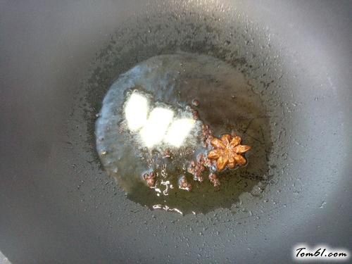 【鸡腿炖蘑菇】