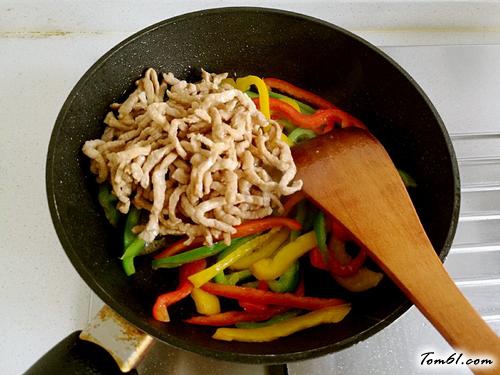 【彩椒炒肉丝】