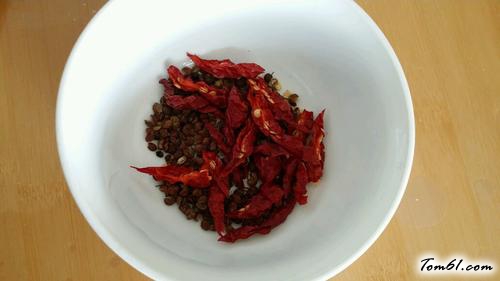 【猪油手撕圆白菜】