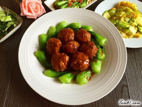 【红烧狮子头】