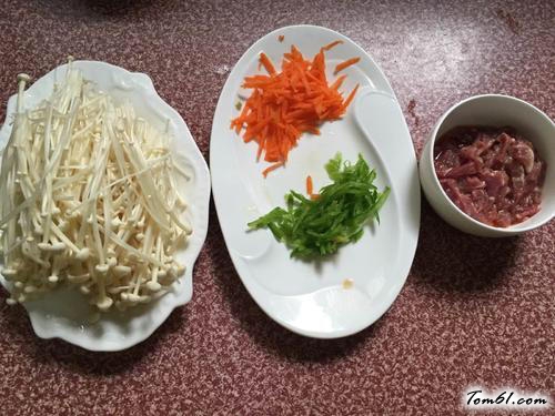 【金针菇炒肉丝】