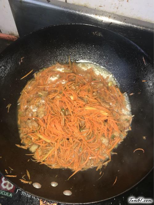 【肉炒胡萝卜】