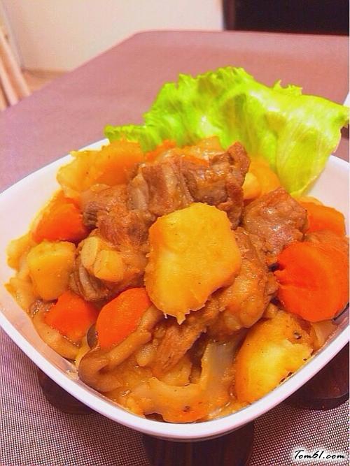 【土豆炖排骨】