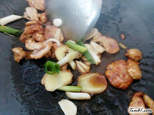 【木耳炒肉片】