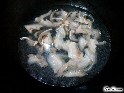 【芹菜炒猪耳朵】