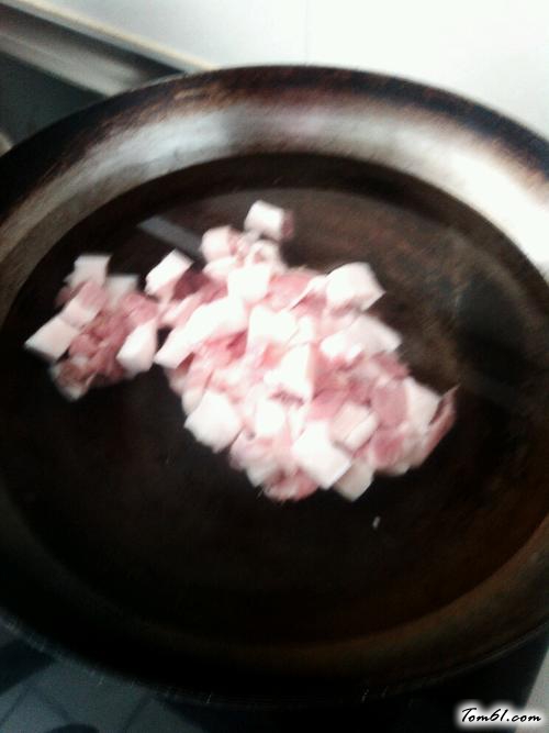 【土豆胡萝卜红烧肉】