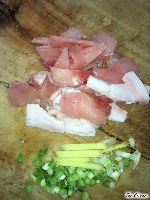 【肉炒胡萝卜】