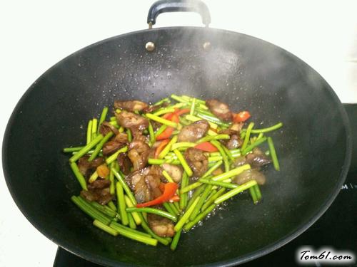 【腊肠炒蒜苔】