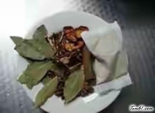 【秘制酱肘子】