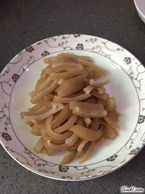 【猪皮炒酸豆角】