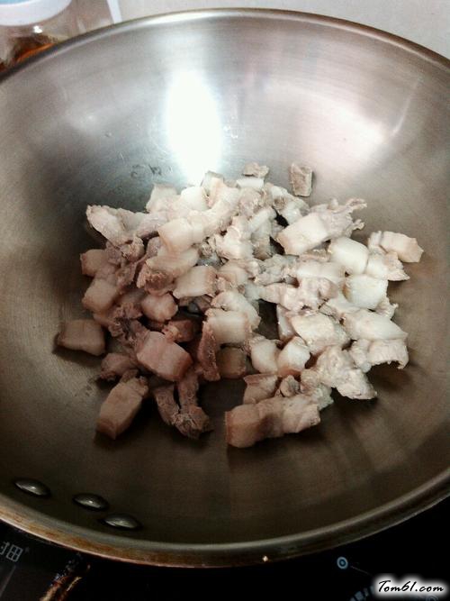 【土豆胡萝卜红烧肉】