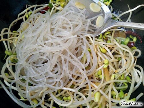 【黄豆芽炒粉条】