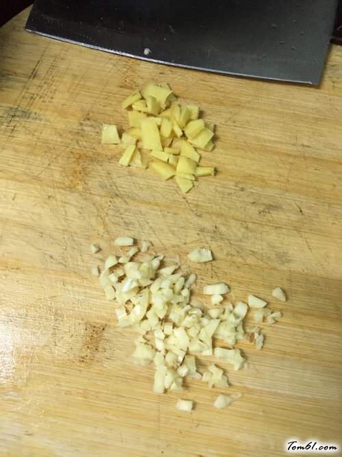 【南乳焖猪手】