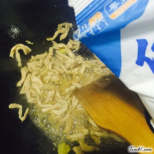 【韭黄炒肉丝】