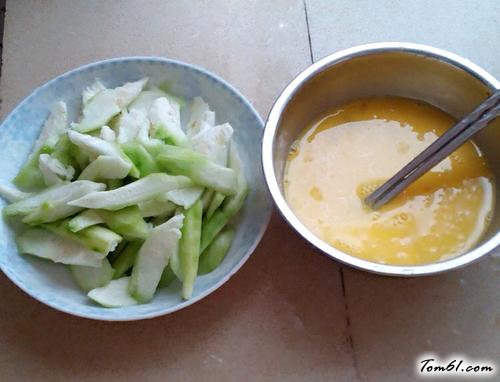 【丝瓜炒鸡蛋】